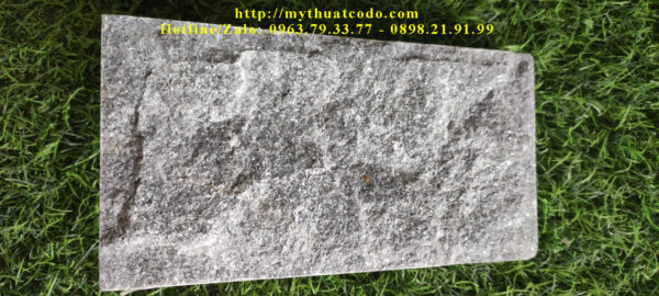 Đá Bóc đen (bóc lồi đen) 10cm x 20cm