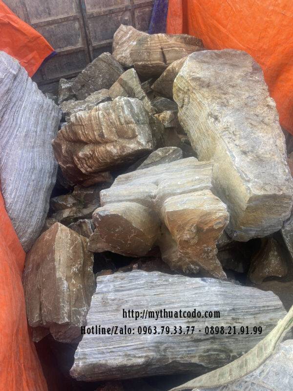 Đá cổ thạch - vẻ đẹp nguyên sơ từ thiên nhiên.