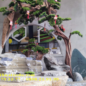 Đèn đá granite đen Huế được chế tác bởi Mỹ thuật Cố Đô