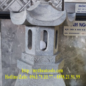 Đèn đá Granite đen Huế - 68cm x 35cm