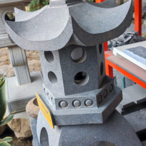 Đèn đá Granite đen Huế - 68cm x 35cm