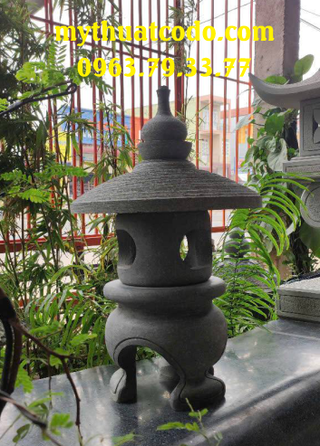 Đèn đá granite đen Huế trang trí sân vườn, tiểu cảnh, lối đi